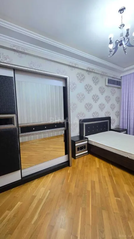 Kirayə verilir 3 otaqlı mənzil 120 m²