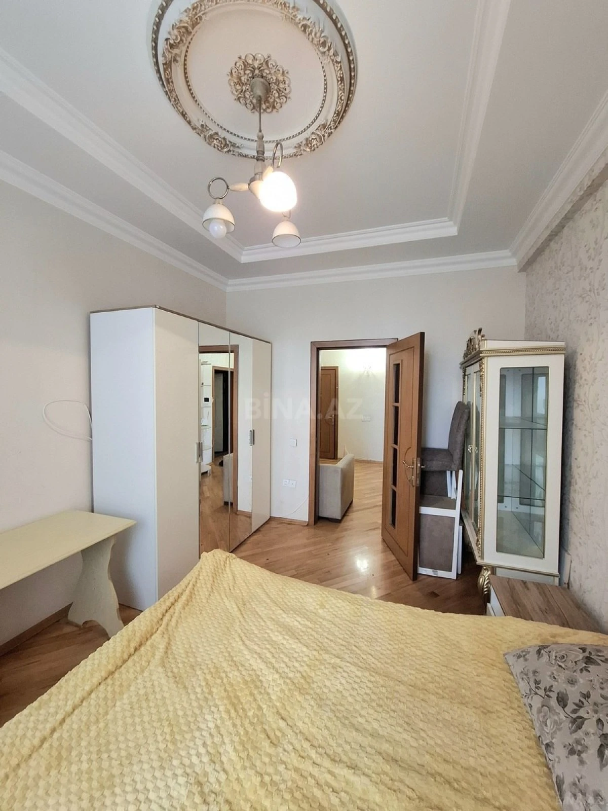 Satılır 3 otaqlı mənzil 105 m²