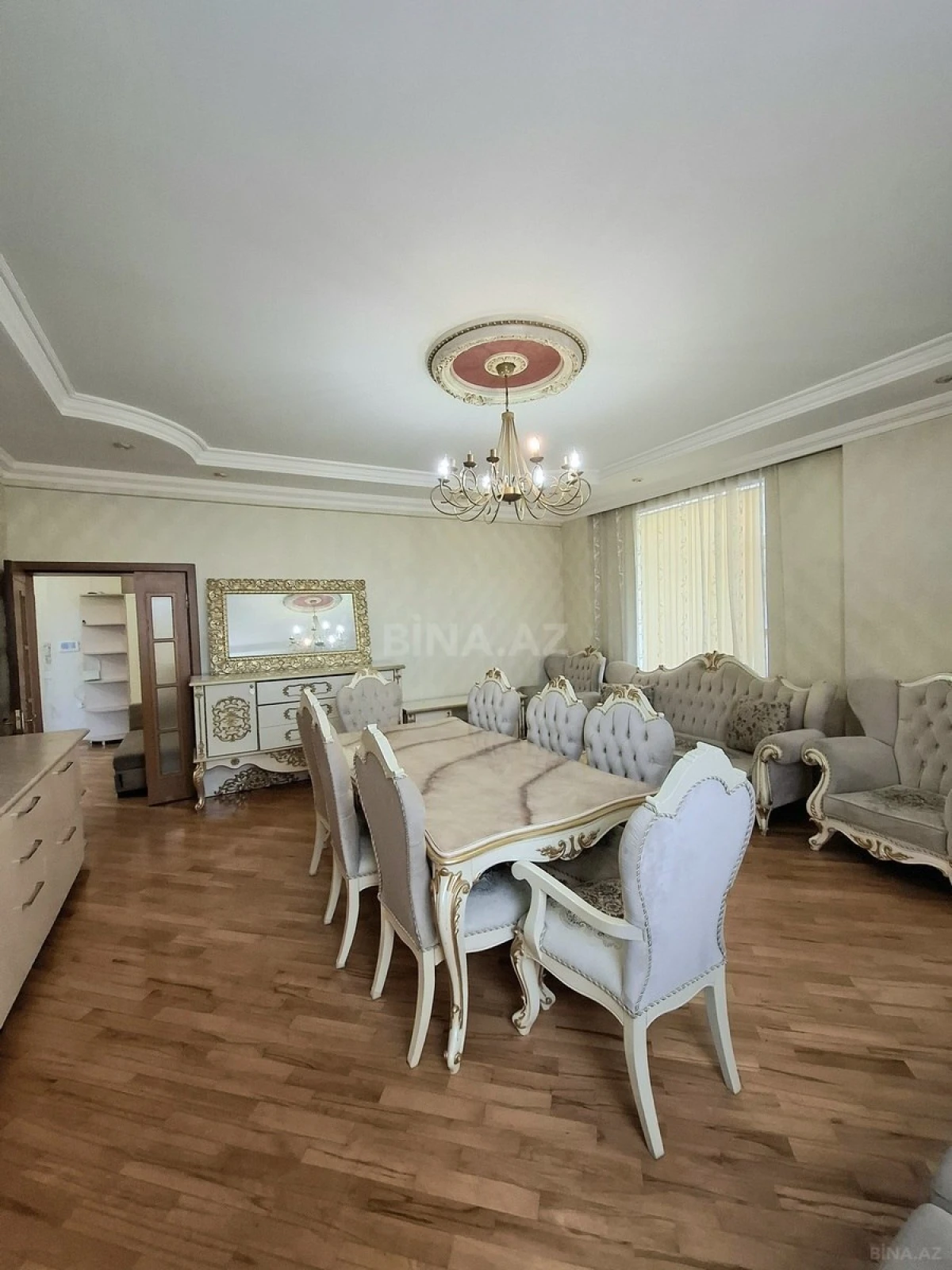 Satılır 3 otaqlı mənzil 105 m²
