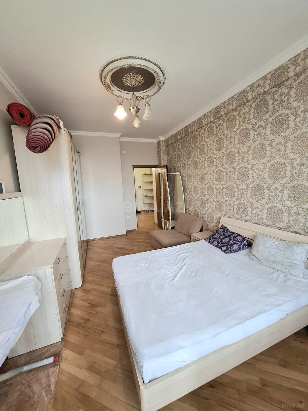 Satılır 3 otaqlı mənzil 105 m²
