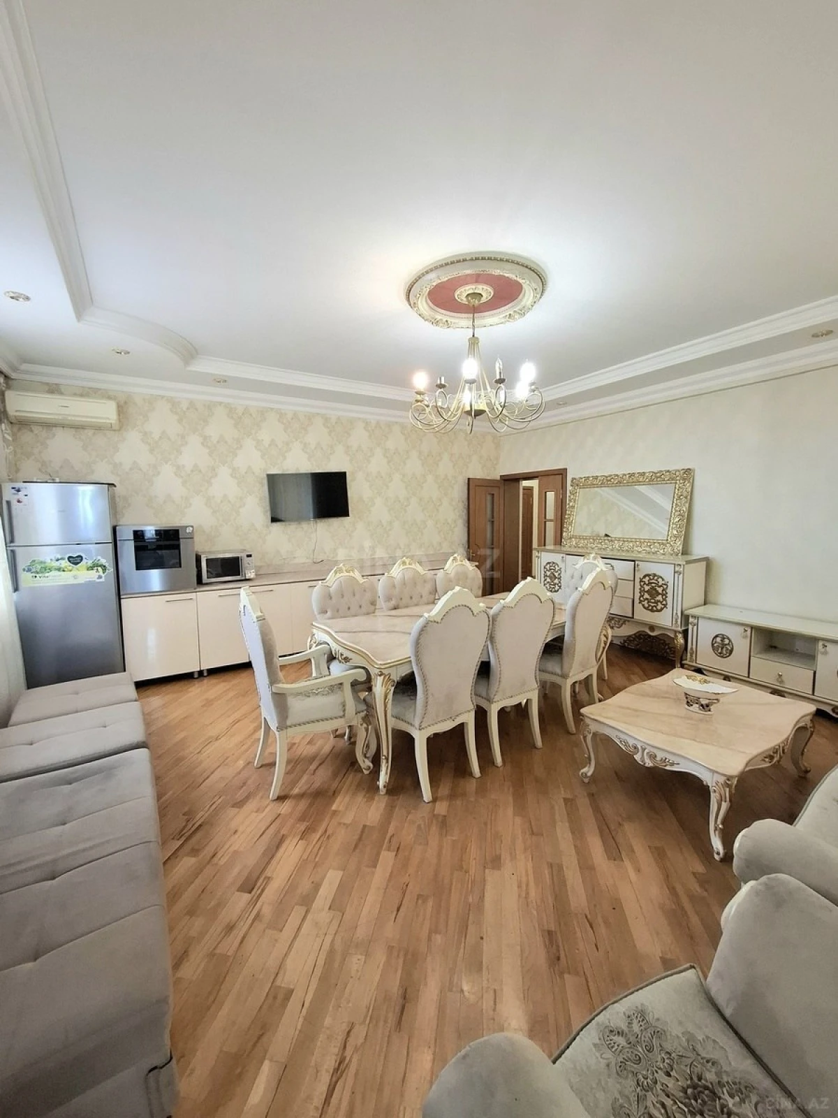 Satılır 3 otaqlı mənzil 105 m²