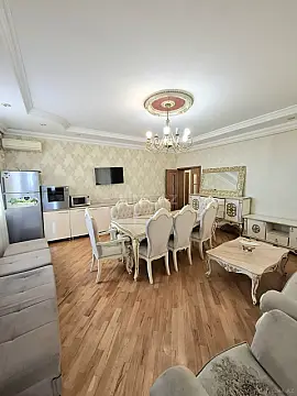 Satılır 3 otaqlı mənzil 105 m²