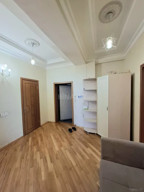 Satılır 3 otaqlı mənzil 105 m²
