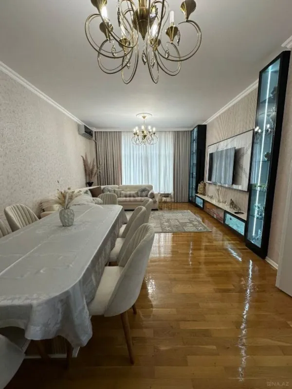 Satılır 3 otaqlı mənzil 147 m²