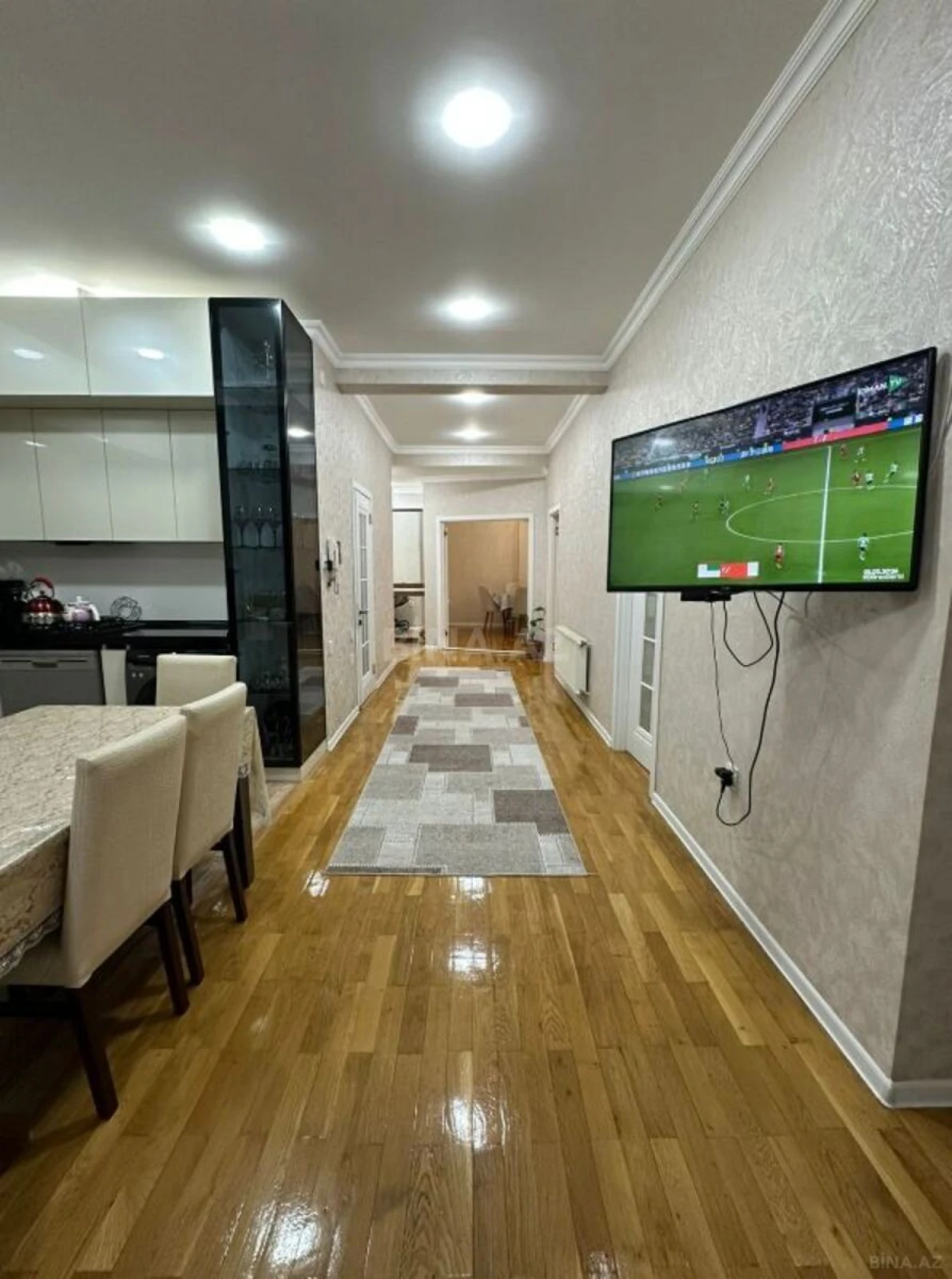 Satılır 3 otaqlı mənzil 147 m²