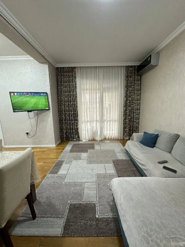 Satılır 3 otaqlı mənzil 147 m²