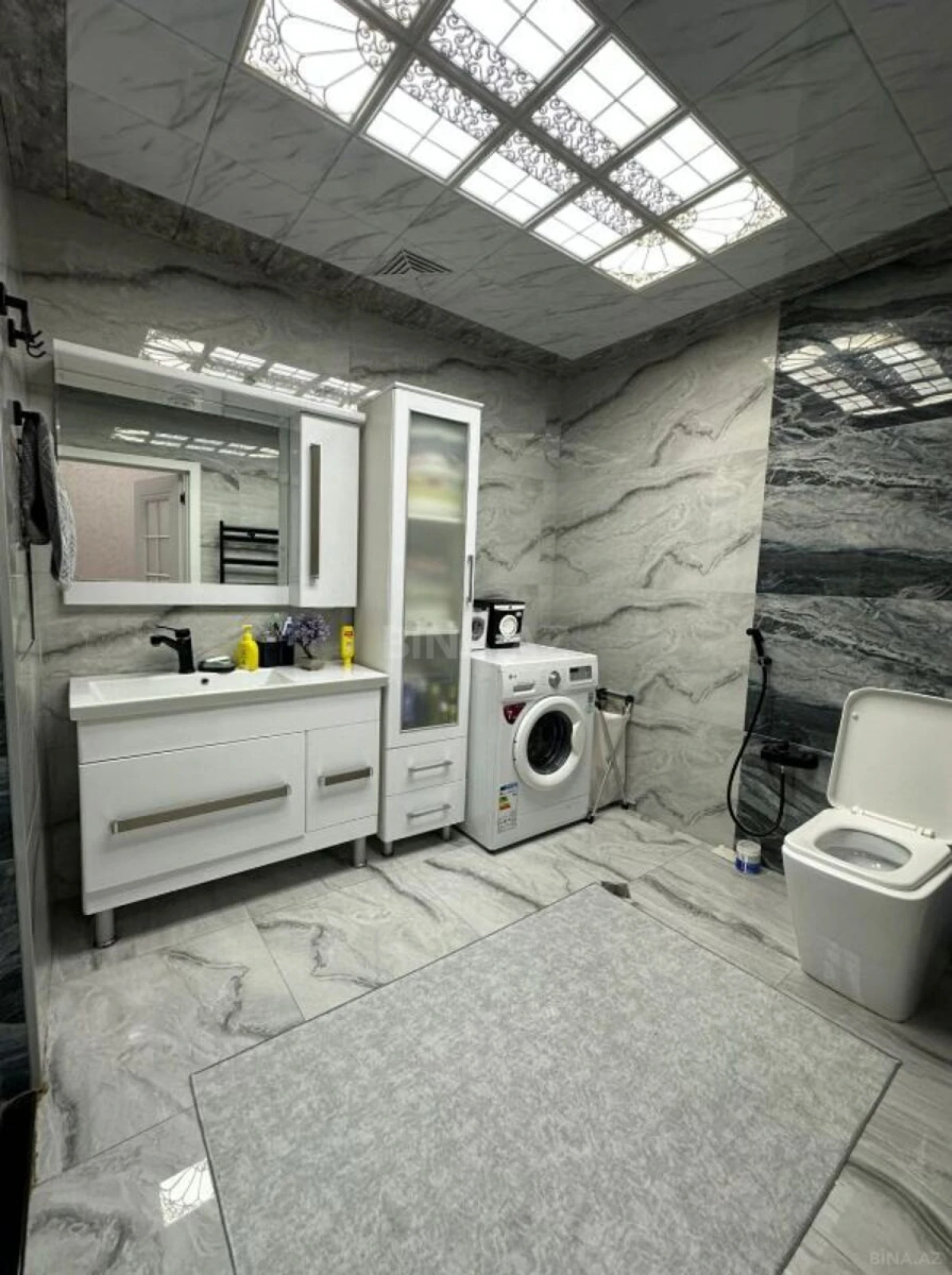 Satılır 3 otaqlı mənzil 147 m²