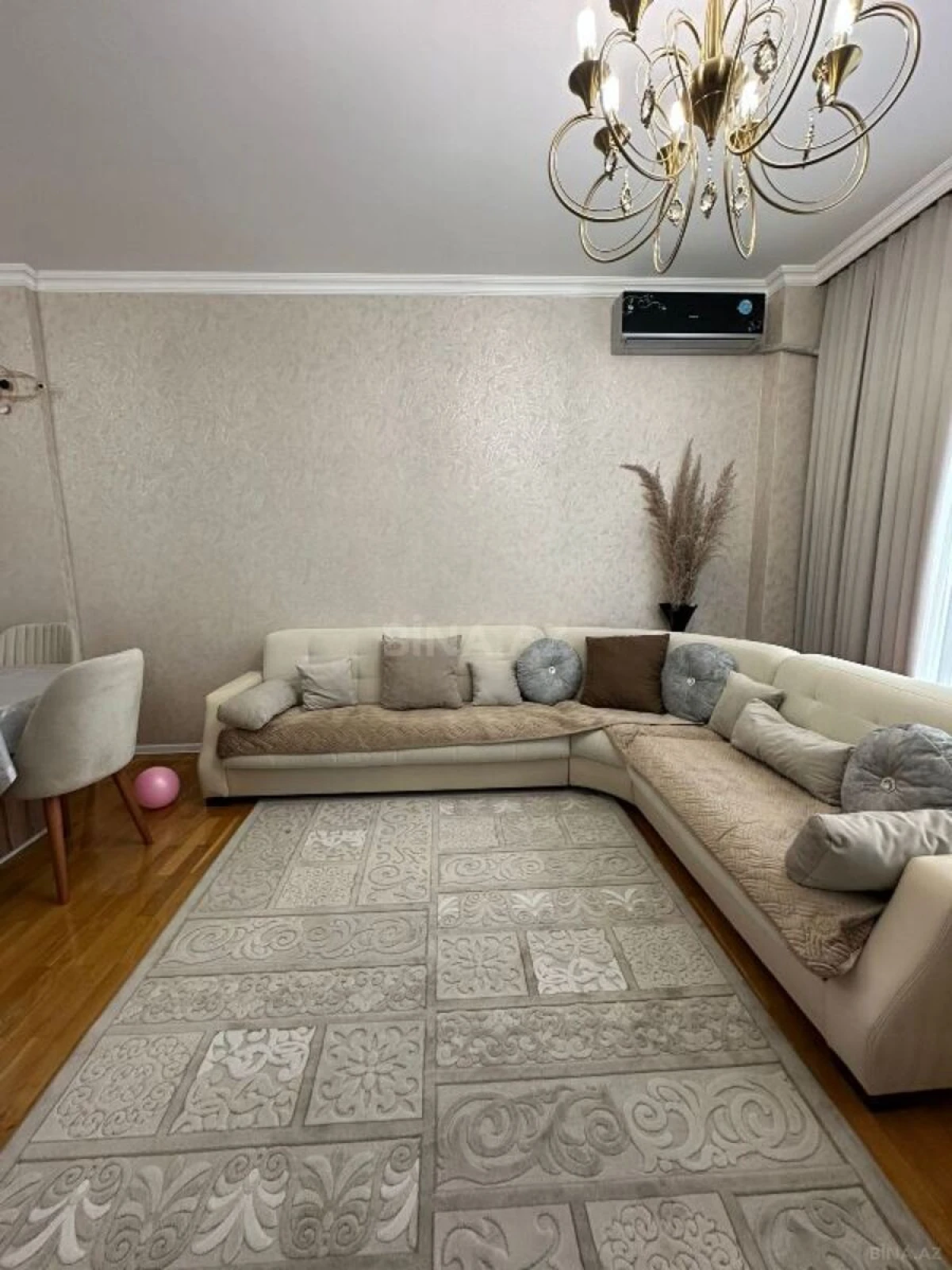 Satılır 3 otaqlı mənzil 147 m²