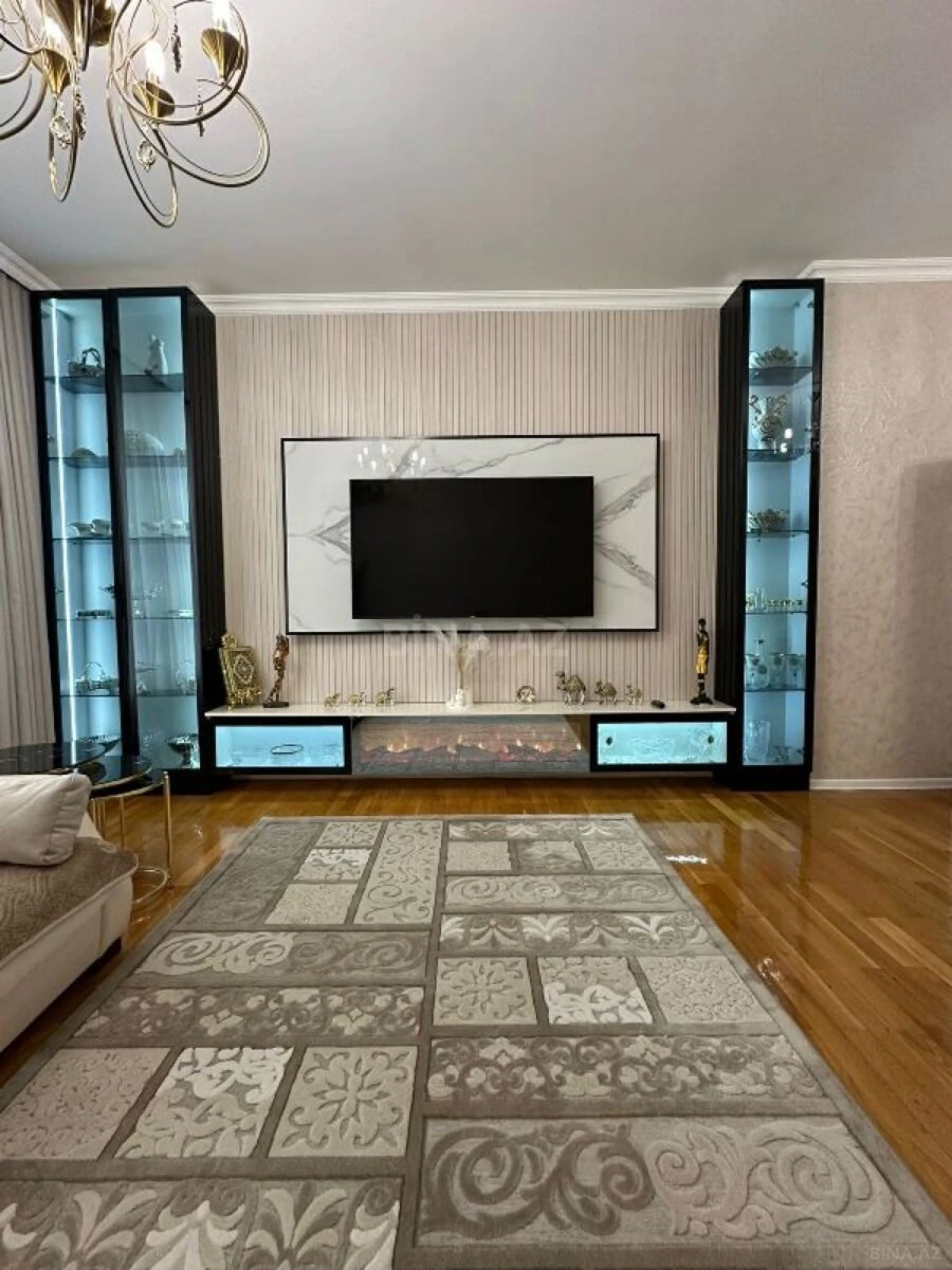 Satılır 3 otaqlı mənzil 147 m²