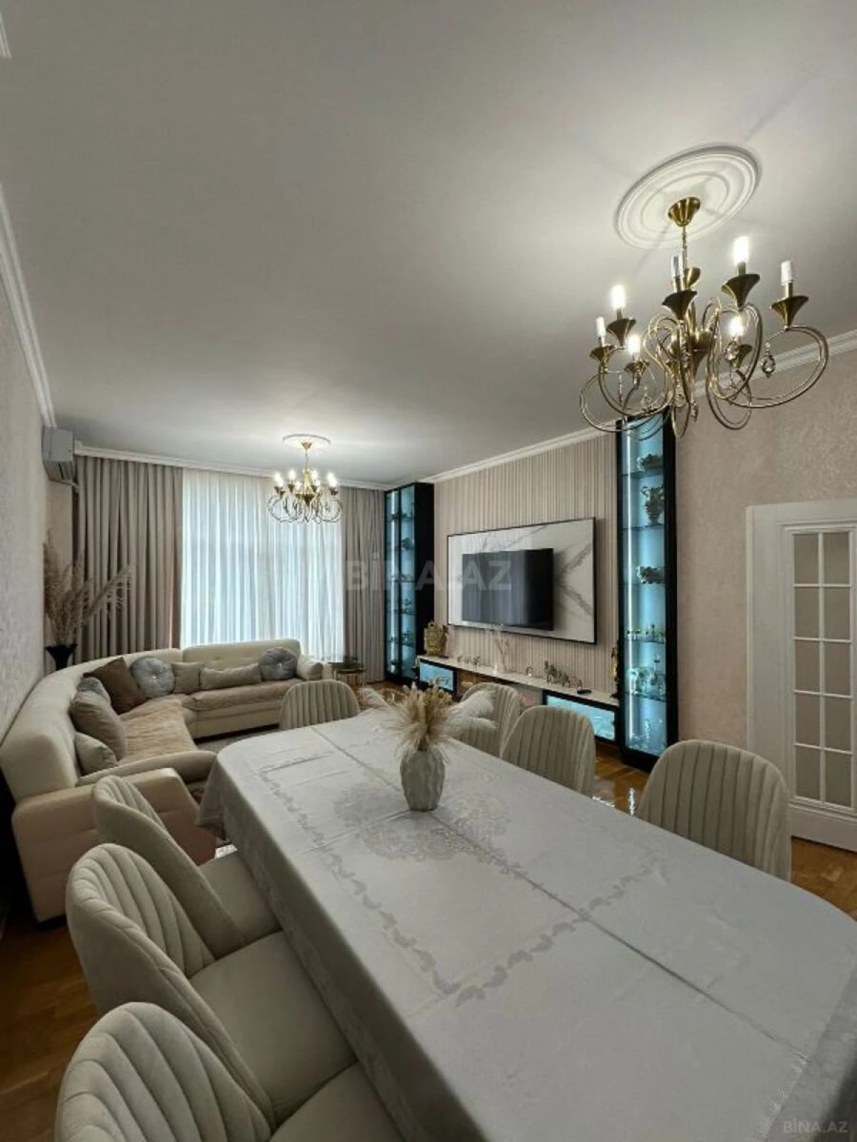Satılır 3 otaqlı mənzil 147 m²