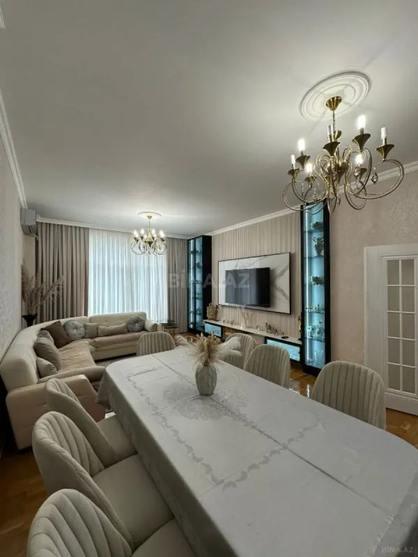 Satılır 3 otaqlı mənzil 147 m²
