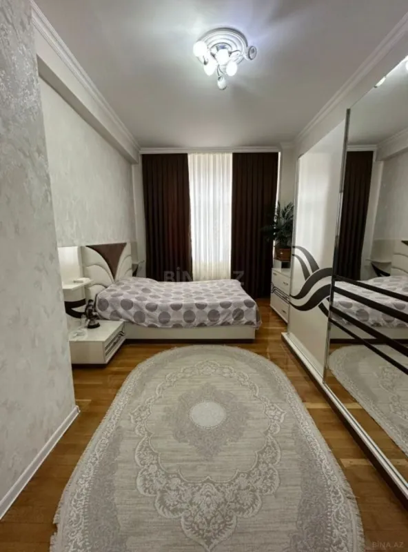 Satılır 3 otaqlı mənzil 147 m²