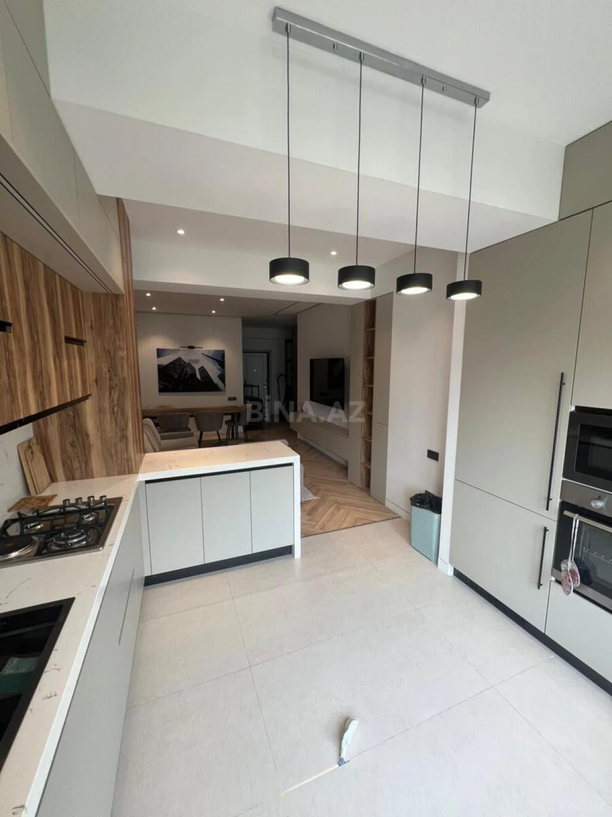 Kirayə verilir 2 otaqlı mənzil 81.2 m²