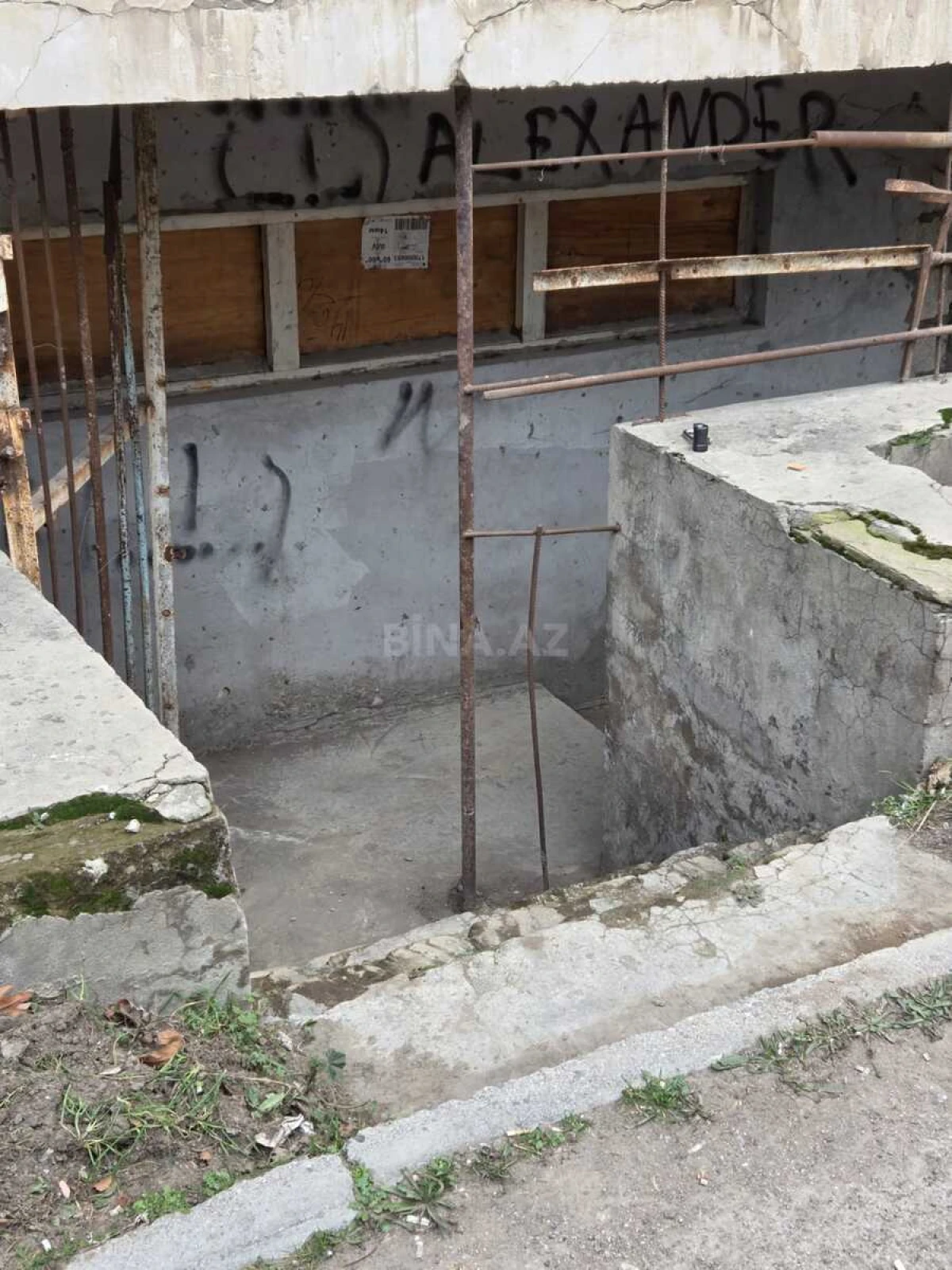 Satılır obyekt 298 m²