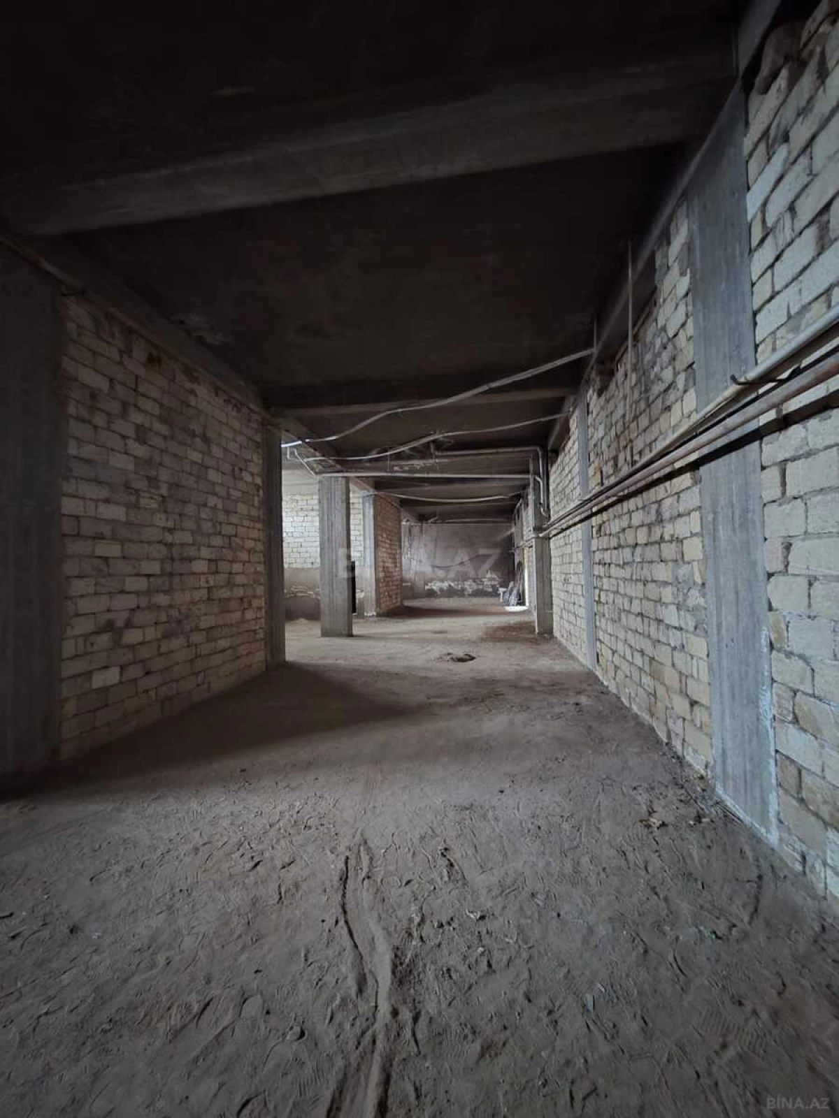 Satılır obyekt 298 m²