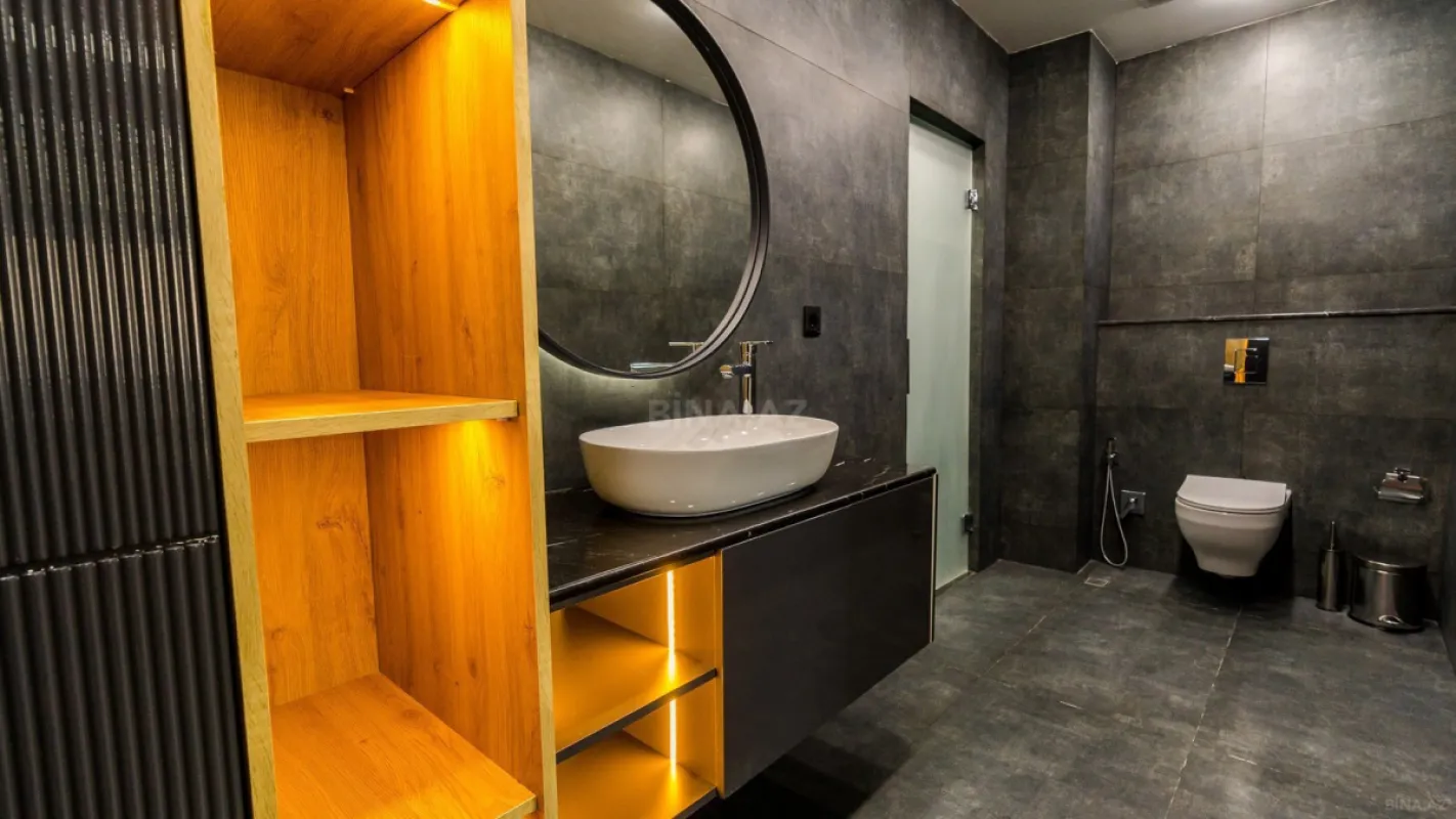 Kirayə verilir 5 otaqlı ofis 230 m²