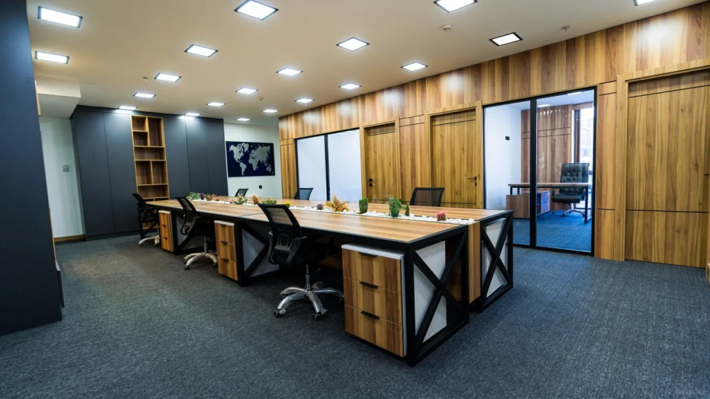 Kirayə verilir 5 otaqlı ofis 230 m²