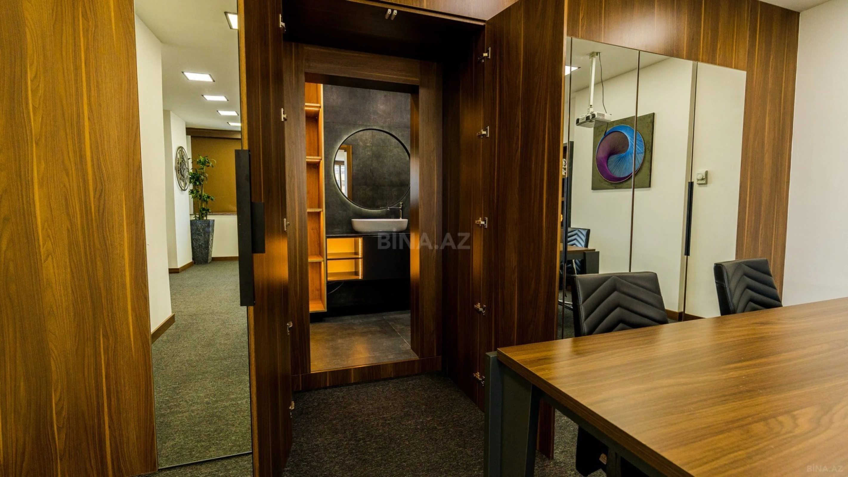 Kirayə verilir 5 otaqlı ofis 230 m²