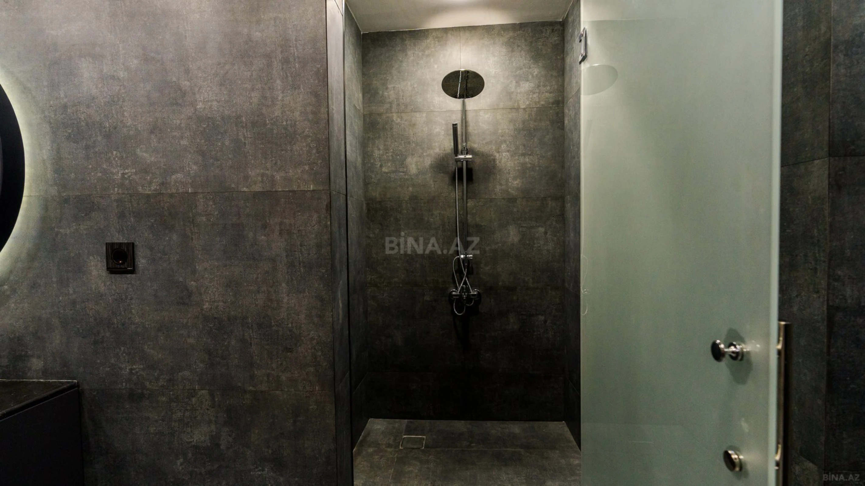 Kirayə verilir 5 otaqlı ofis 230 m²