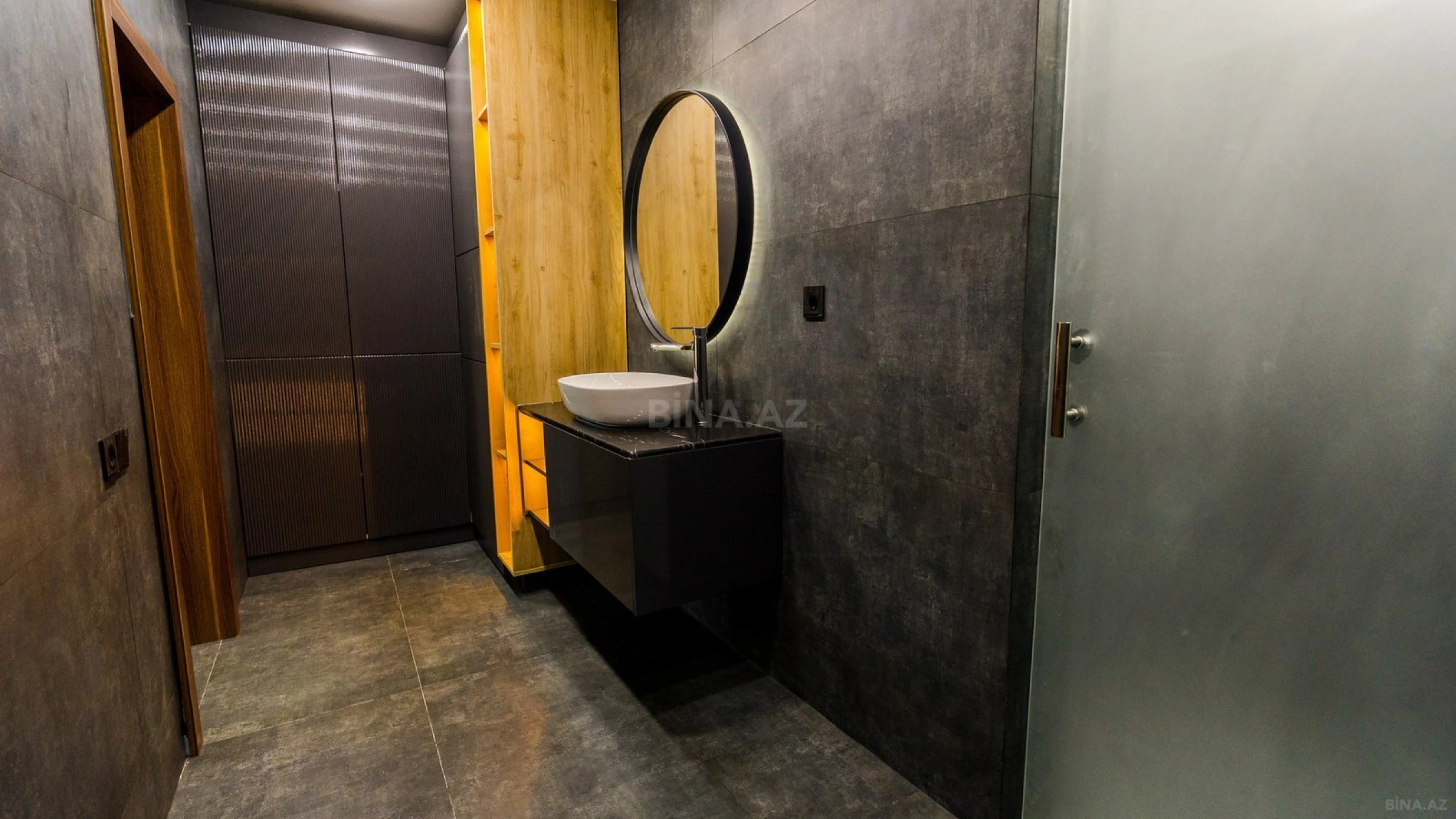 Kirayə verilir 5 otaqlı ofis 230 m²