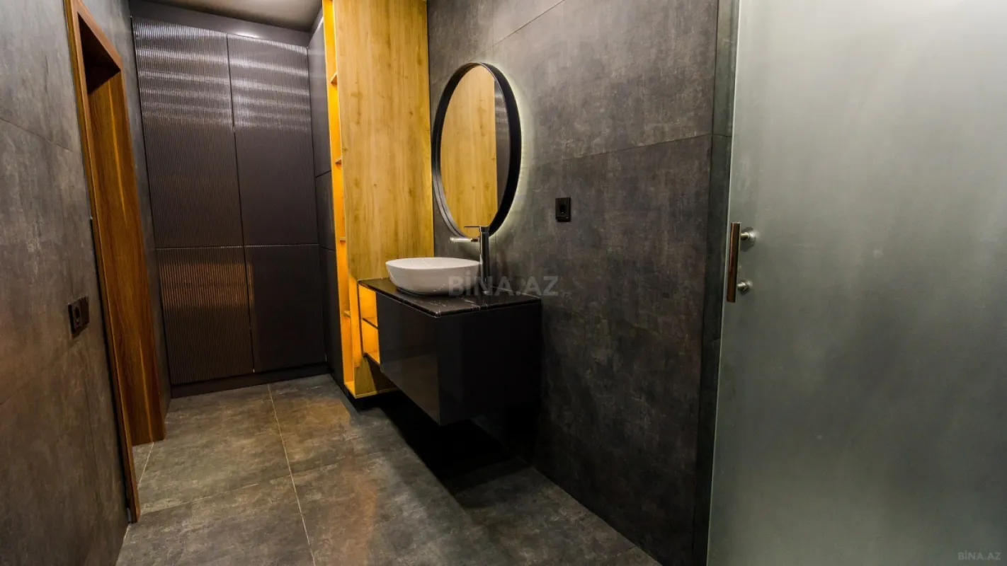 Kirayə verilir 5 otaqlı ofis 230 m²