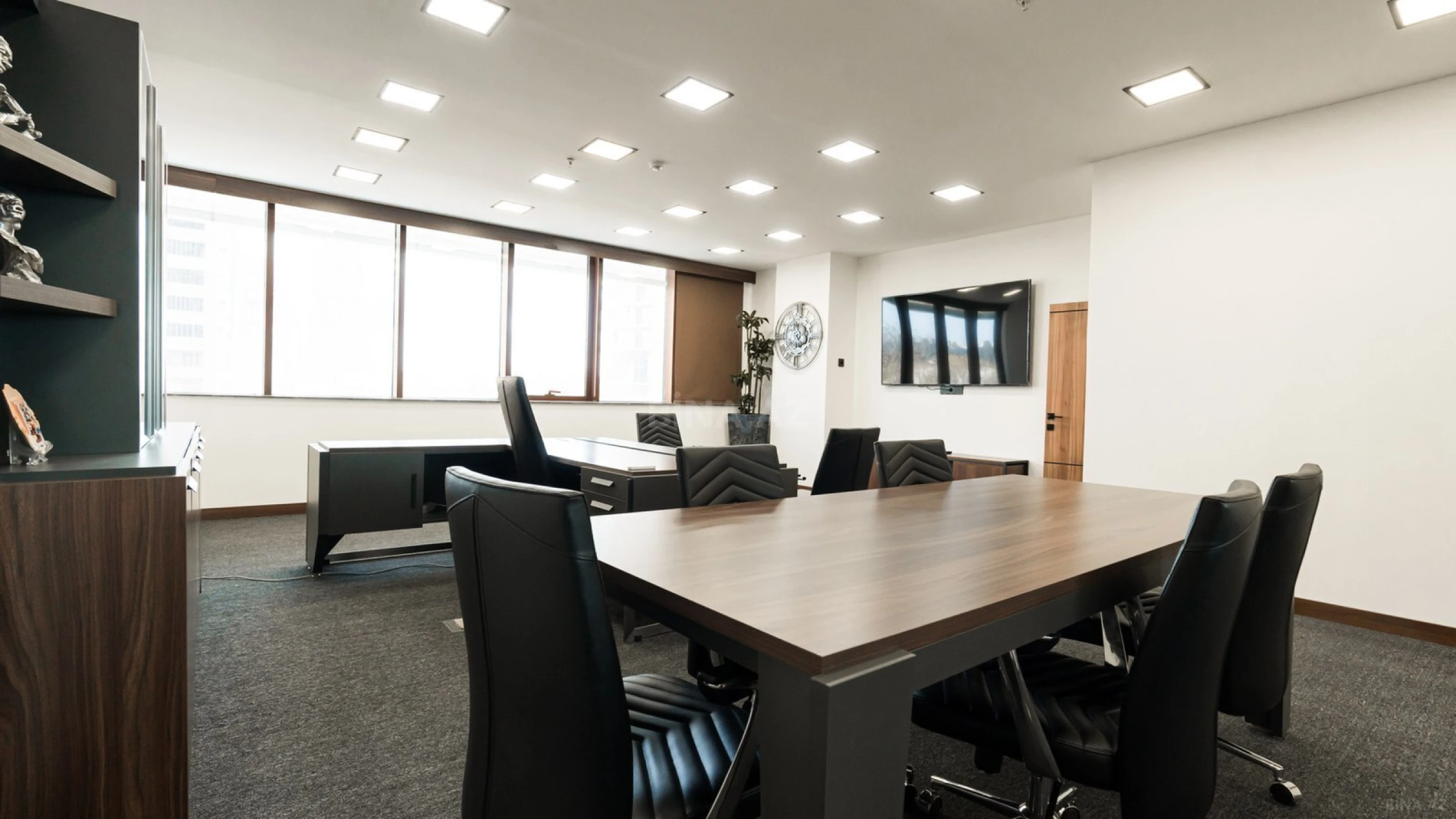 Kirayə verilir 5 otaqlı ofis 230 m²