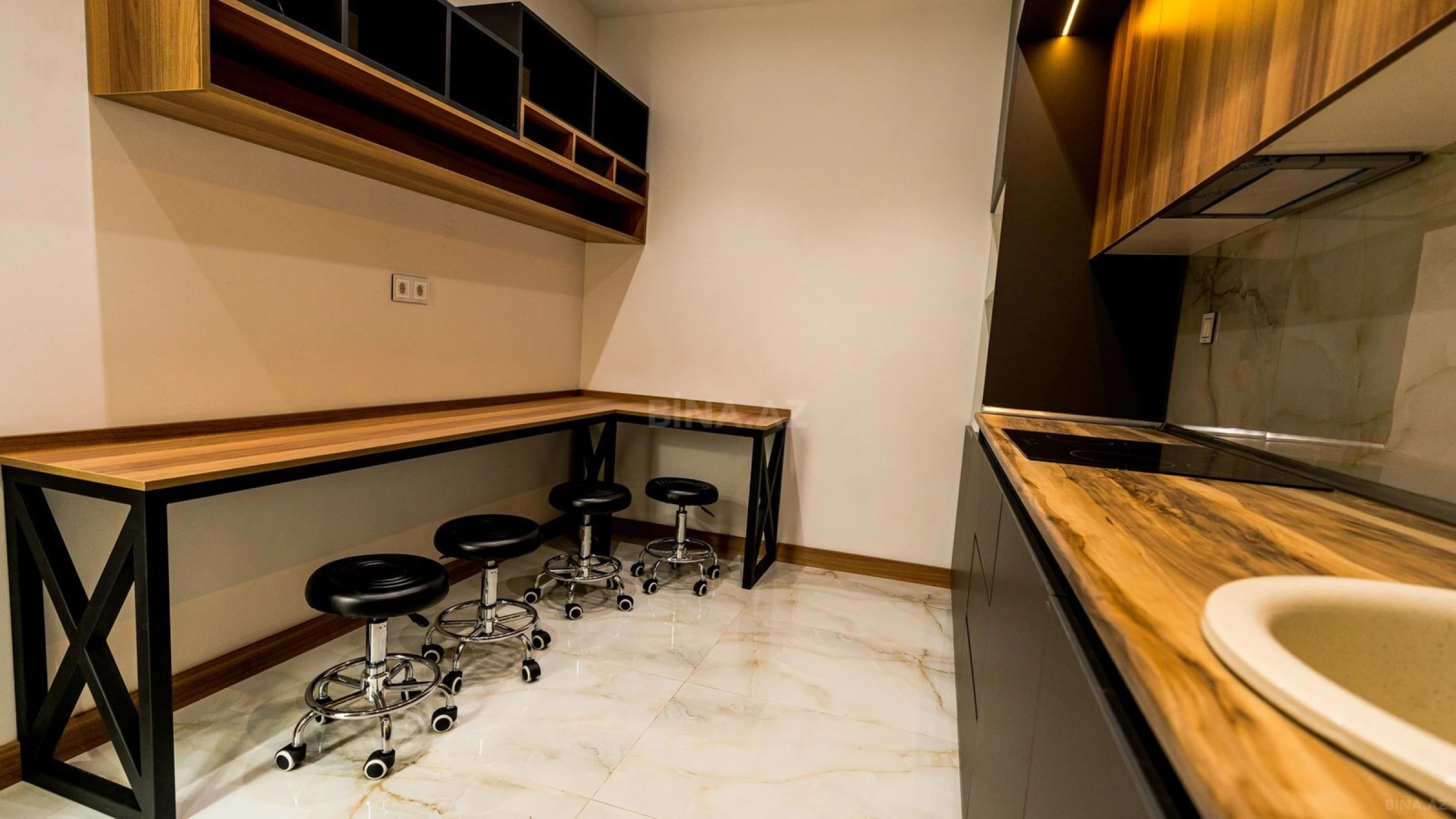 Kirayə verilir 5 otaqlı ofis 230 m²