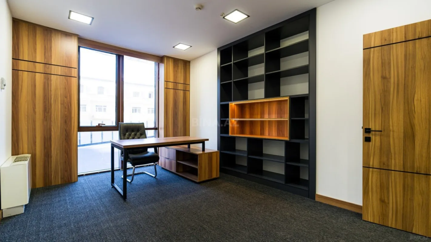 Kirayə verilir 5 otaqlı ofis 230 m²