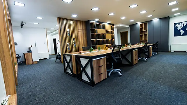Kirayə verilir 5 otaqlı ofis 230 m²
