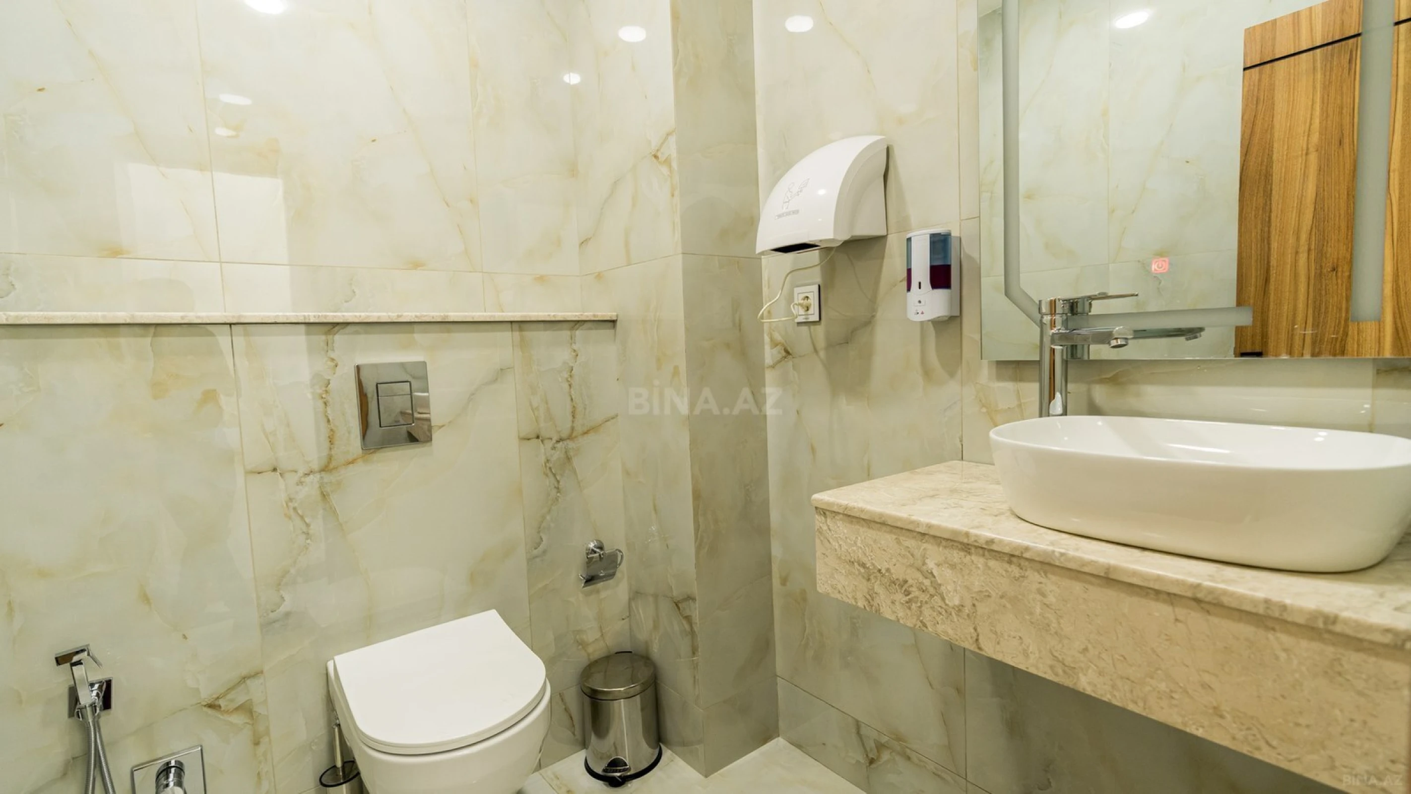 Kirayə verilir 5 otaqlı ofis 230 m²