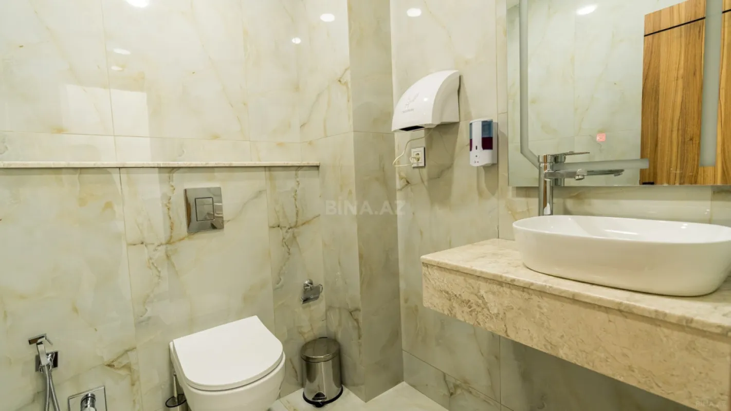 Kirayə verilir 5 otaqlı ofis 230 m²