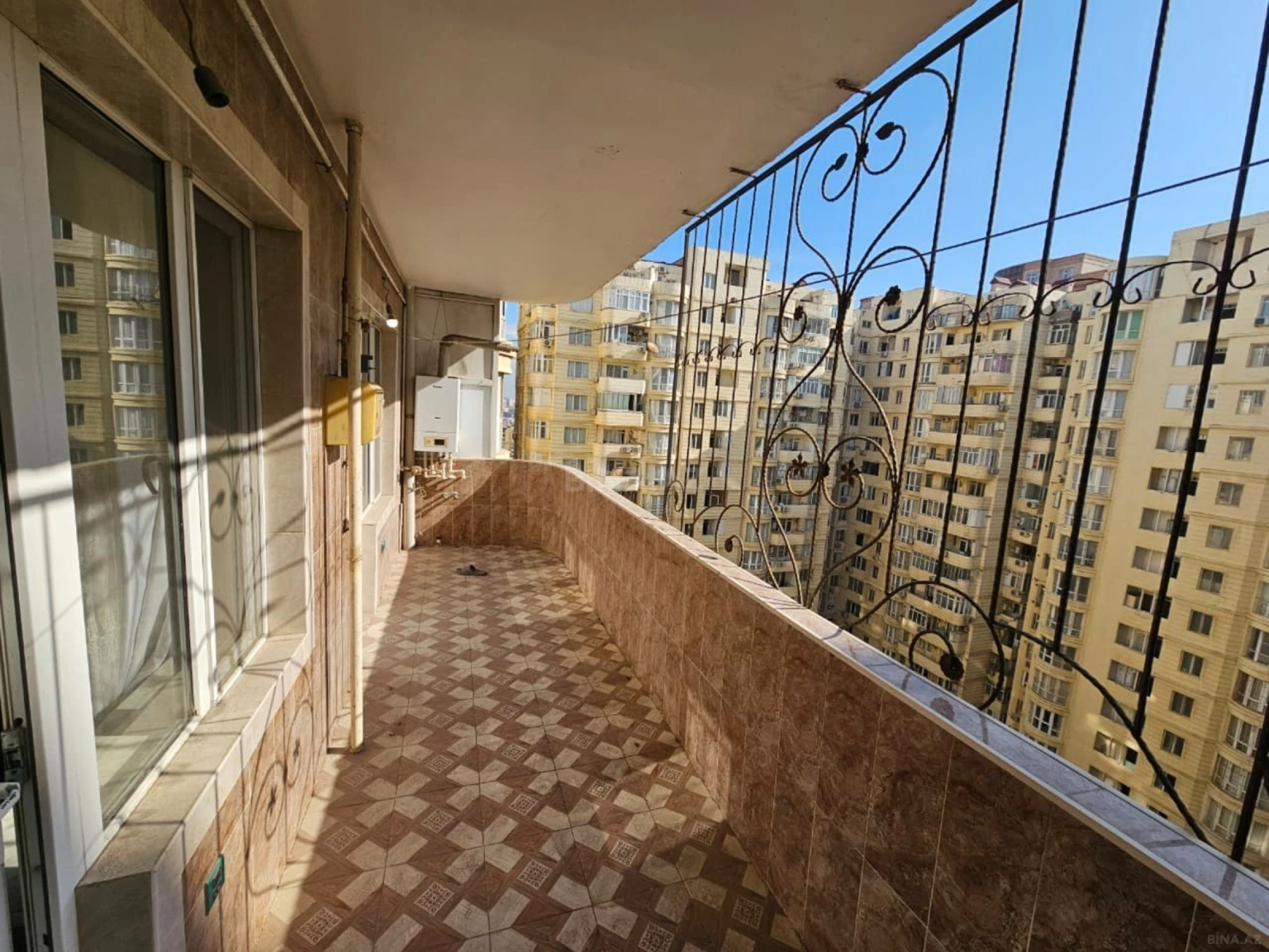 Satılır 3 otaqlı mənzil 110 m²