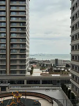 Satılır 4 otaqlı mənzil 194 m²