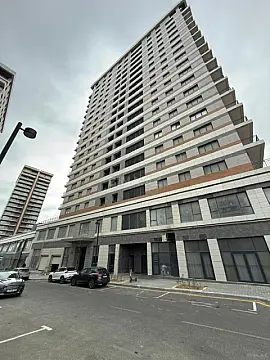 Satılır 4 otaqlı mənzil 194 m²