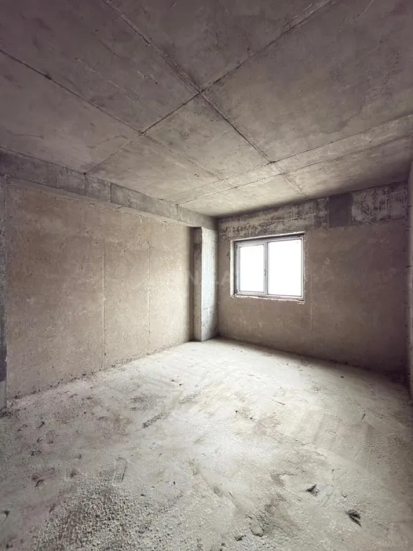 Satılır 4 otaqlı mənzil 194 m²