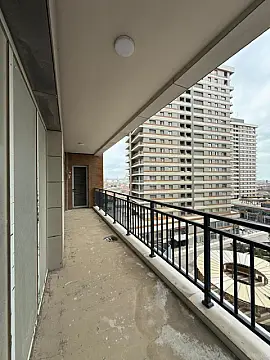 Satılır 4 otaqlı mənzil 194 m²