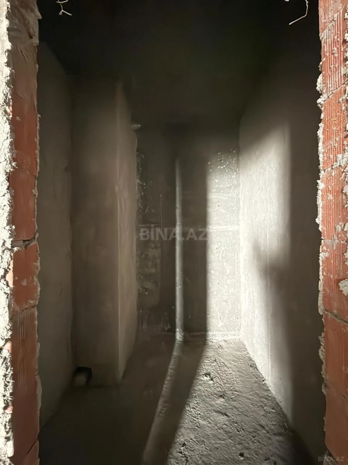 Satılır 4 otaqlı mənzil 194 m²