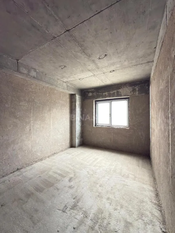 Satılır 4 otaqlı mənzil 194 m²