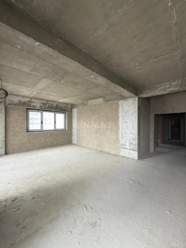 Satılır 4 otaqlı mənzil 194 m²