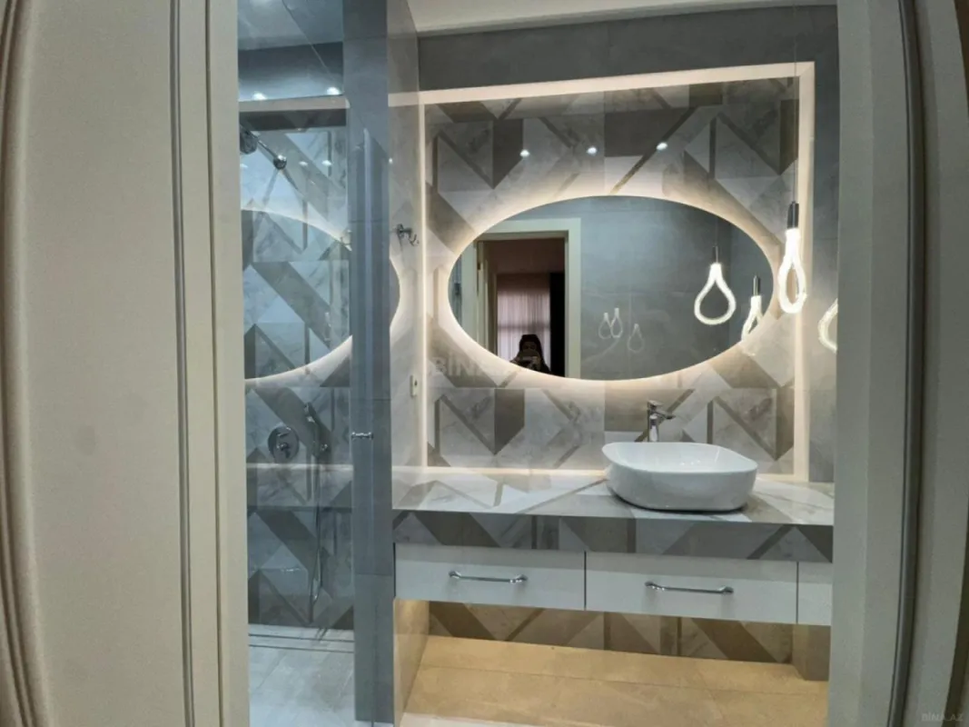 Satılır 2 otaqlı mənzil 106 m²