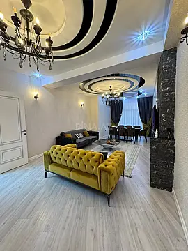 Satılır 4 otaqlı mənzil 200 m²
