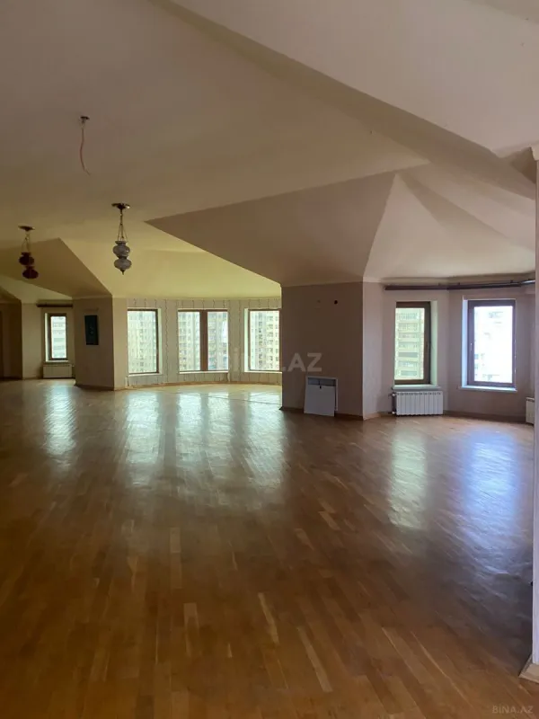 Satılır obyekt 1000 m²