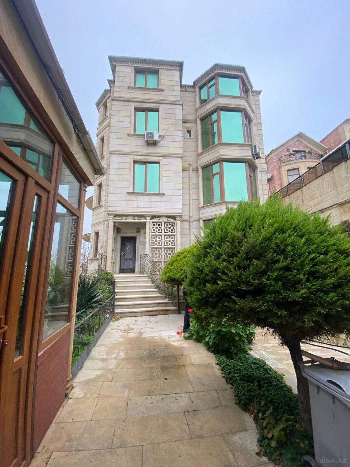 Satılır obyekt 1000 m²