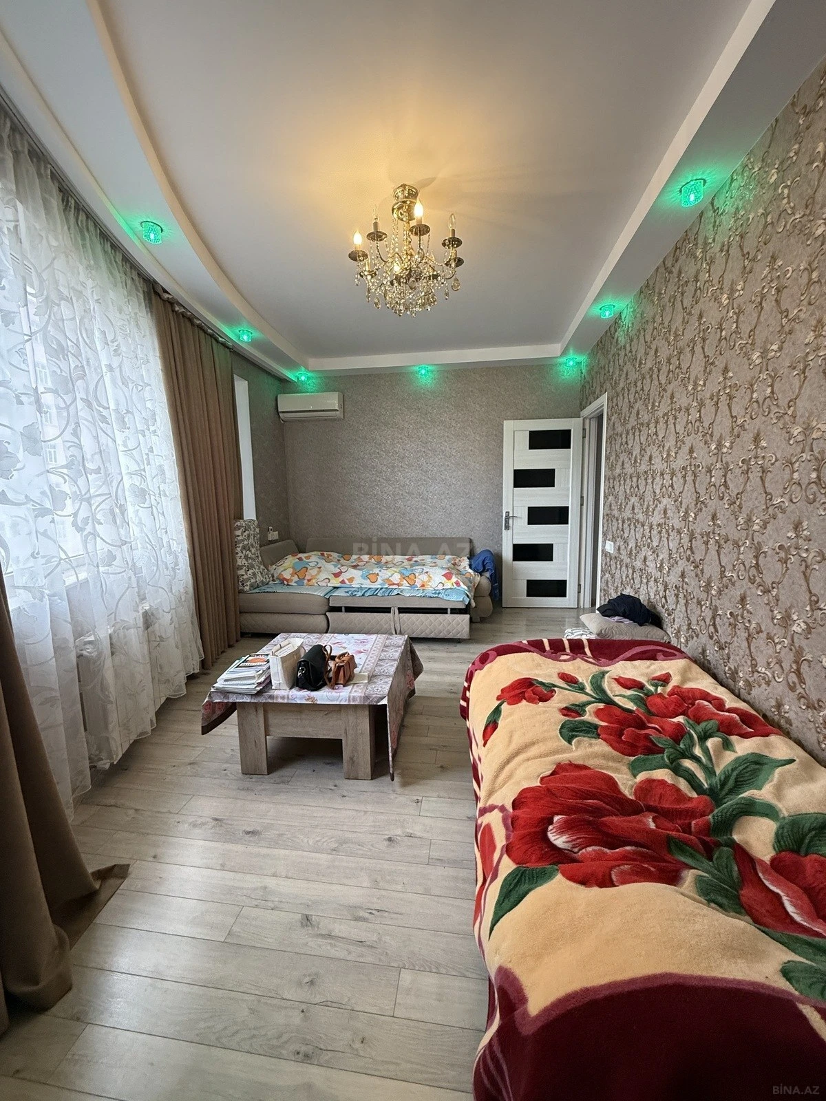 Satılır 2 otaqlı mənzil 70 m²
