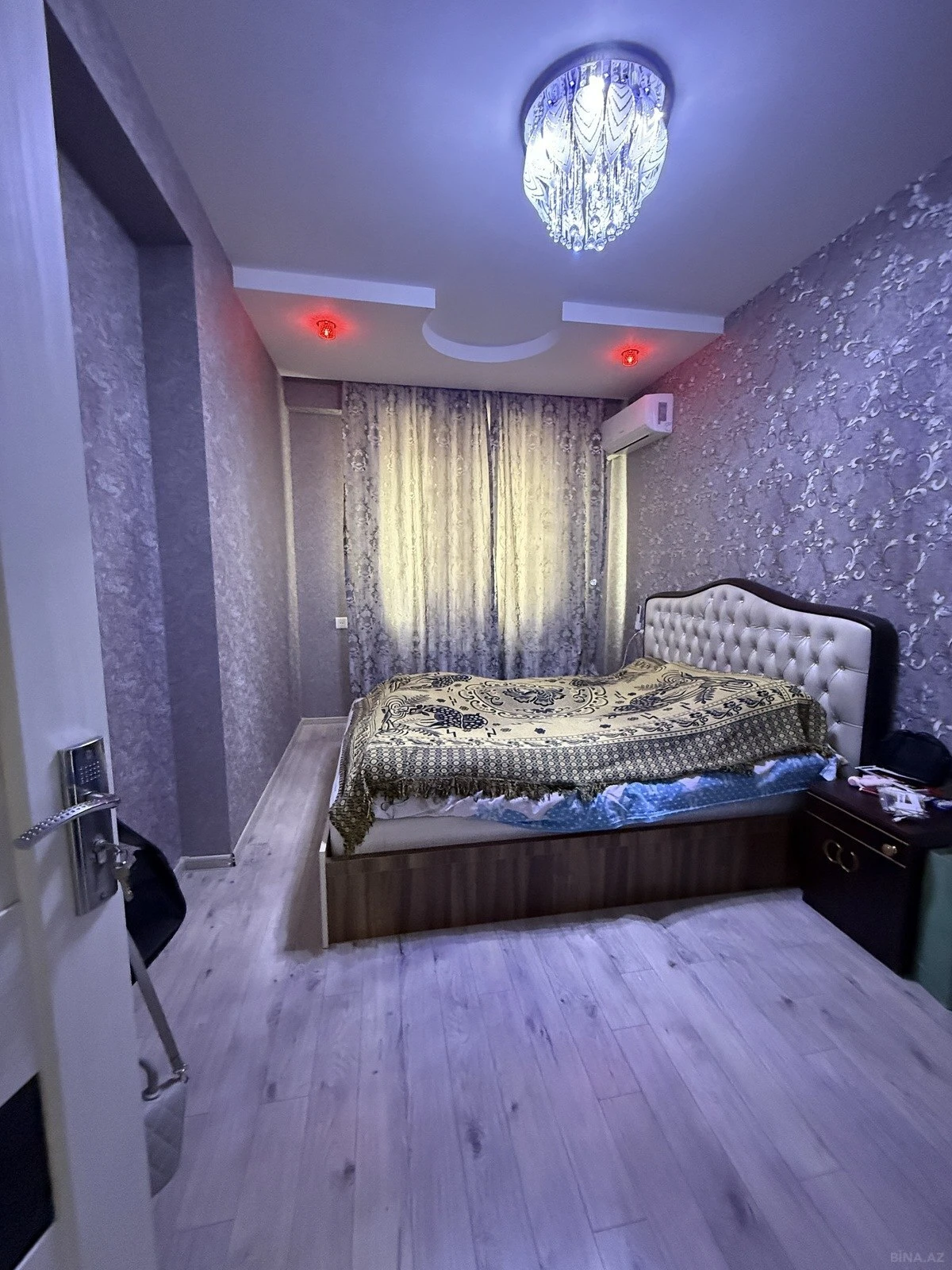 Satılır 2 otaqlı mənzil 70 m²