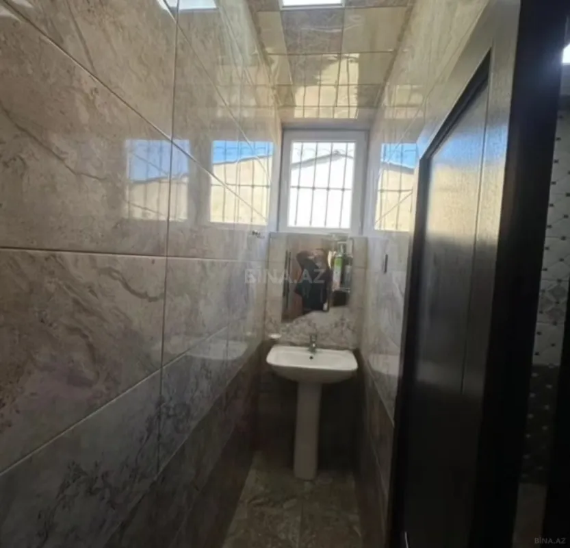 Kirayə verilir 6 otaqlı həyət evi 240 m²