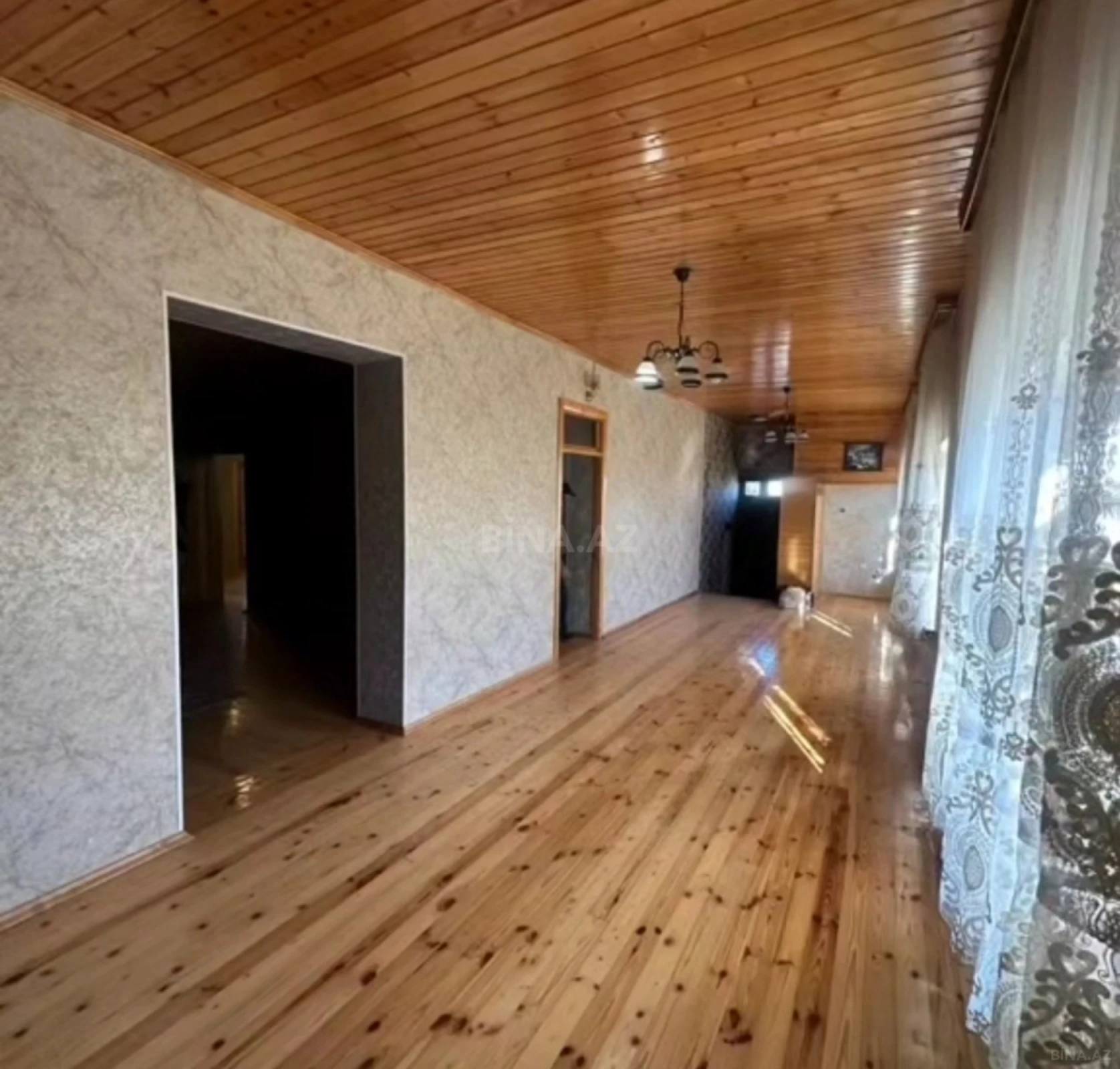 Kirayə verilir 6 otaqlı həyət evi 240 m²