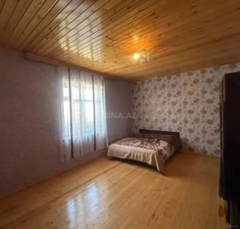 Kirayə verilir 6 otaqlı həyət evi 240 m²