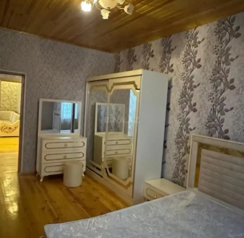 Kirayə verilir 6 otaqlı həyət evi 240 m²