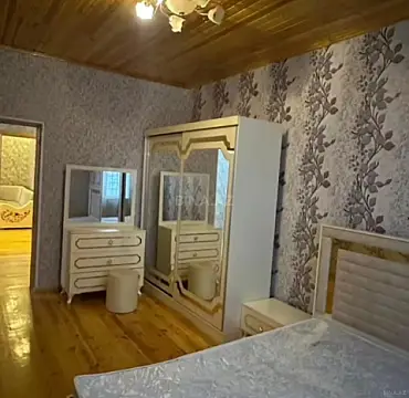 Kirayə verilir 6 otaqlı həyət evi 240 m²